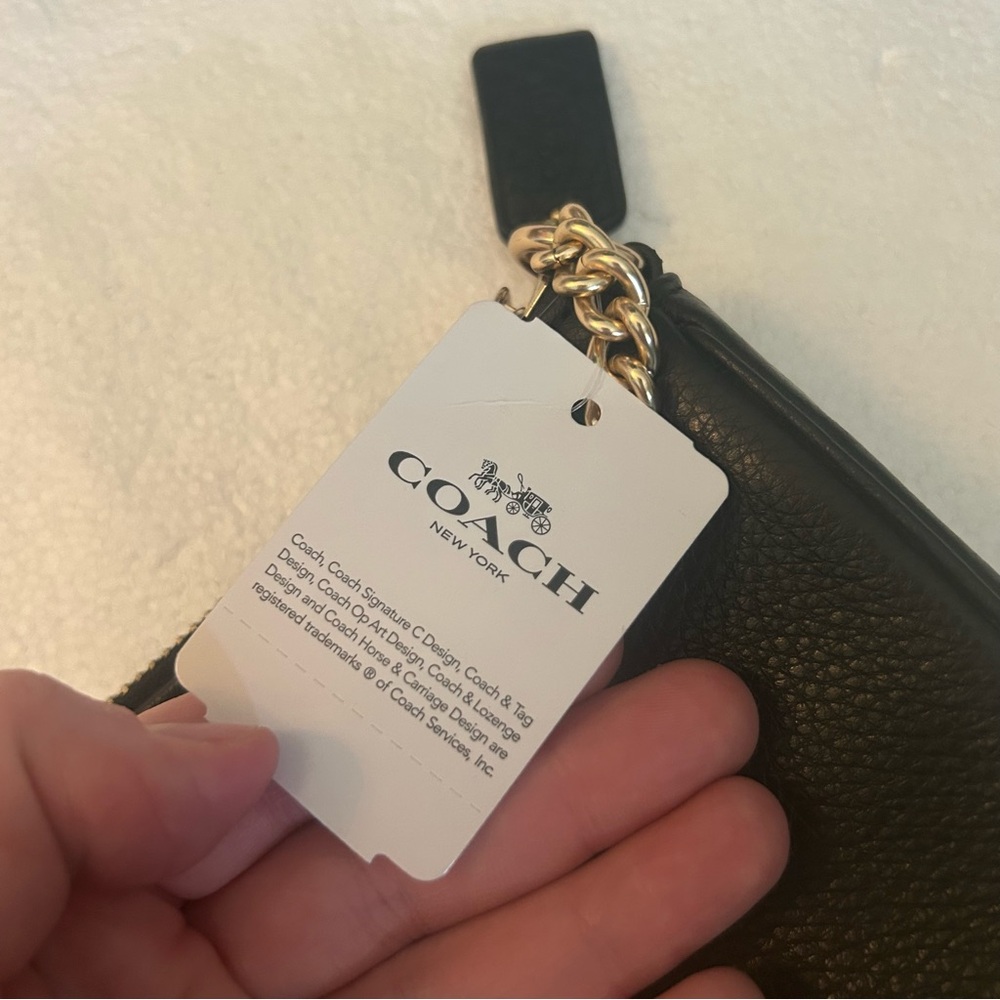 Coach NWT leveled leather large wristlet with chain clutch black gold - Picture 9 of 16